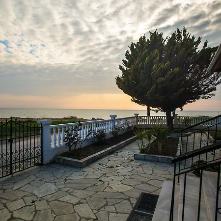 別荘 Halkidiki Seafront House