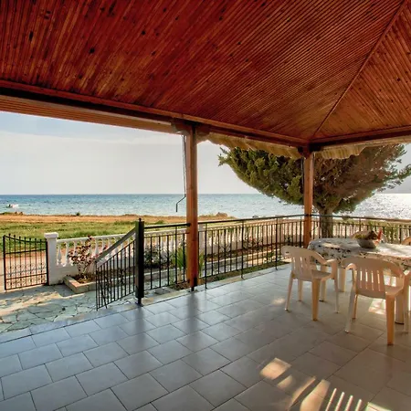Halkidiki Seafront House Nea Kallikrateia