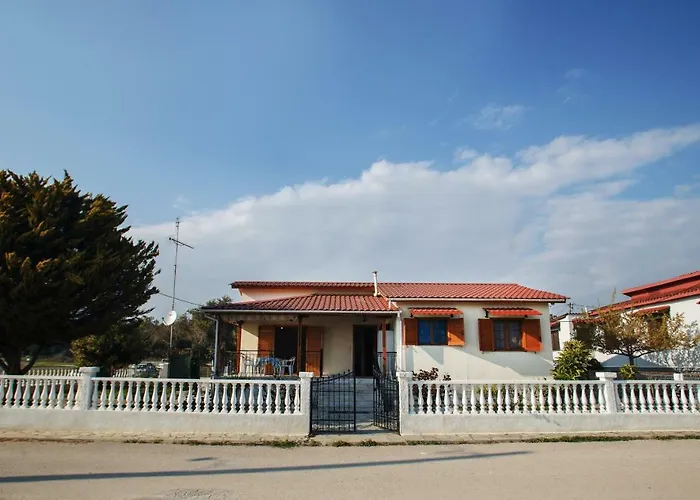 Halkidiki Seafront House بيت للعطل